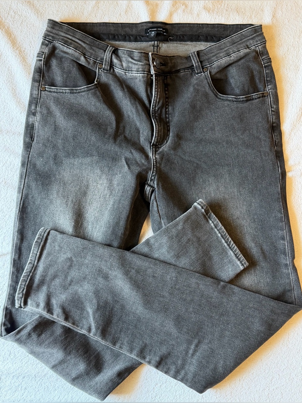 Universal Standard Women’s Slim Fit CharcoalGray Jeans Size 14